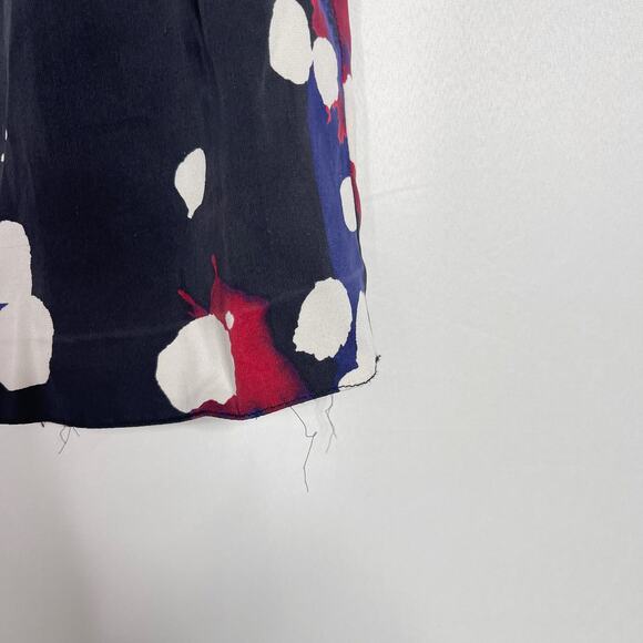 Diane Von Furstenberg 4 Blue Black Red Floral Silk V Neck Blouse Top Spotted - Picture 5 of 9